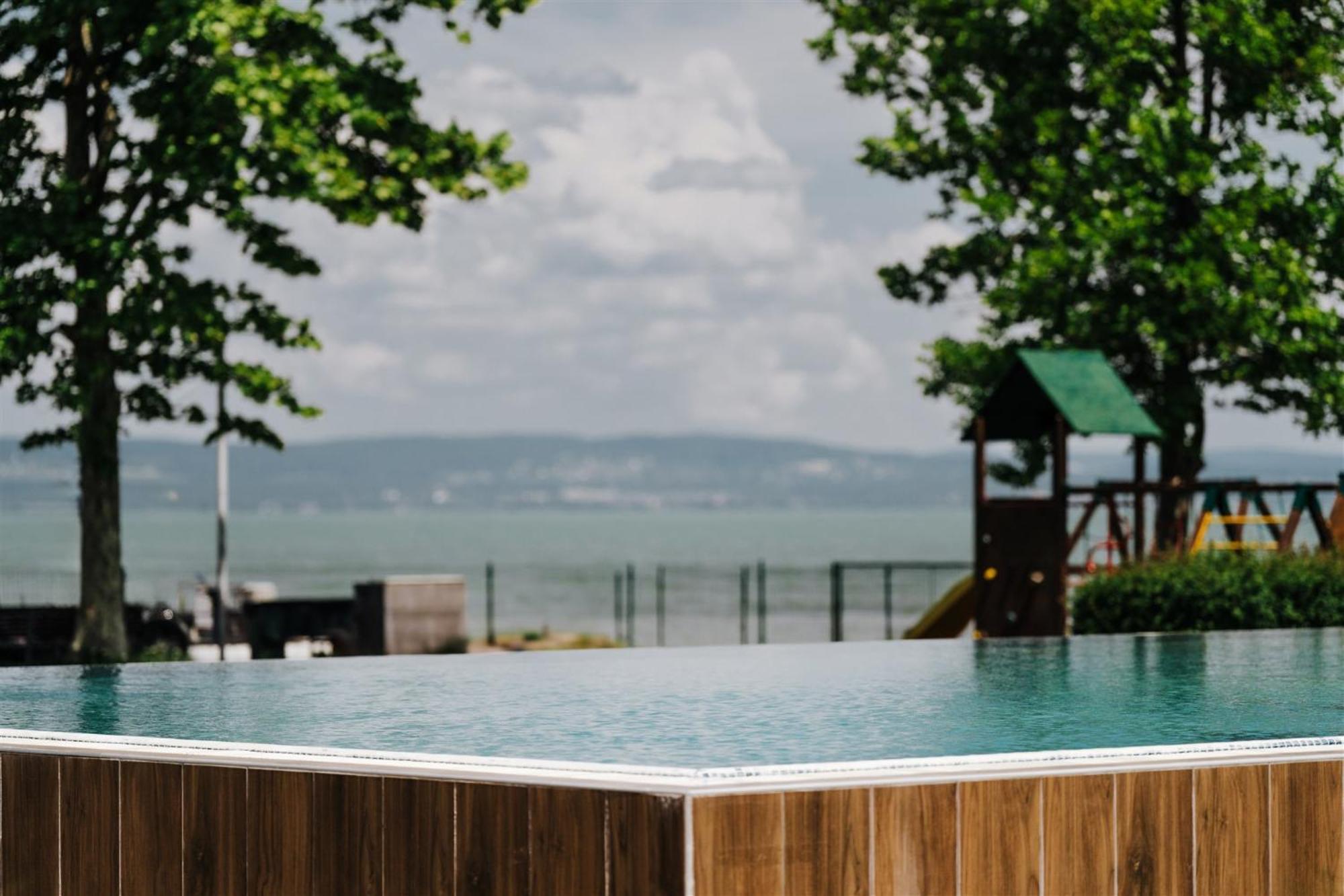 Butique Apartman Grand Balatonlelle Buitenkant foto